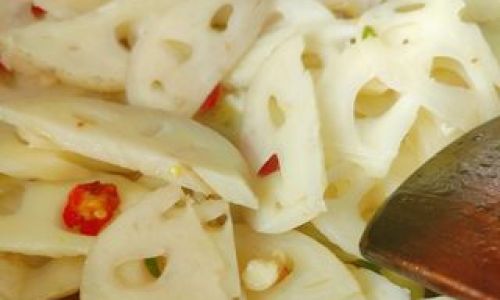 Mastering the Art of Stir-Fried Lotus Root Slices:A Culinary Guide to Crispy Perfection
