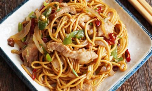 The Great Debate:Should You Use Cold Water or Boiling Water to Cook Stir-Fried Noodles?
