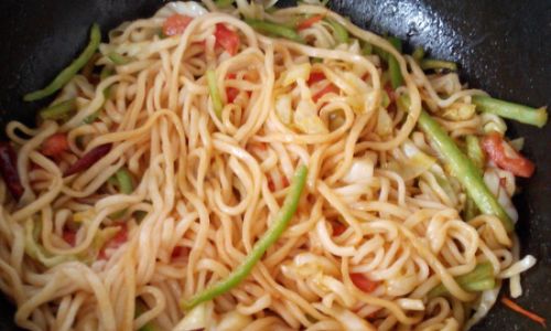 The Great Debate:Should You Use Cold Water or Boiling Water to Cook Stir-Fried Noodles?
