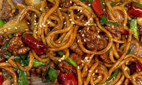 Mastering the Art of Homemade Fried Noodles:A Step-by-Step Guide to Perfecting This Beloved Dish