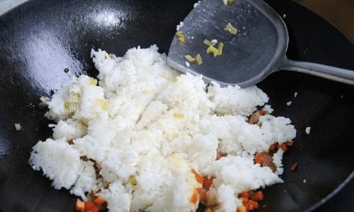 Mastering the Art of Simple and Delicious Fried Rice:A Step-by-Step Guide