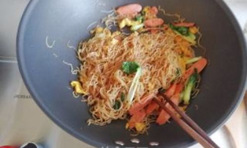 Mastering the Art of Homemade Fried Rice Noodles:A Step-by-Step Guide