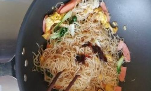 Mastering the Art of Homemade Fried Rice Noodles:A Step-by-Step Guide