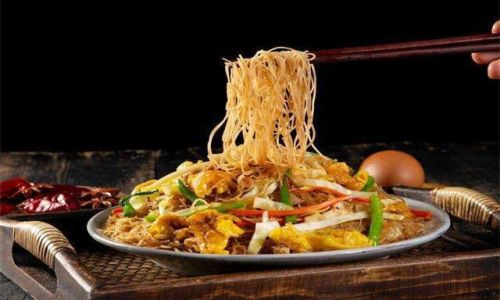 The Ultimate Guide to Preparing Stir-Fried Rice Noodles:Essential Ingredients and Expert Tips
