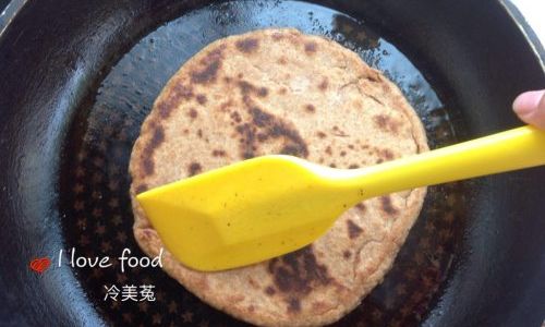 Mastering the Art of Homemade Fried Rice Cakes:A Simple and Delicious Guide