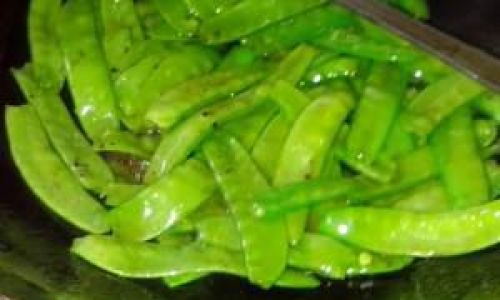 Mastering the Art of Stir-Fried Flat Beans:Cooking Time for Two Servings Explained
