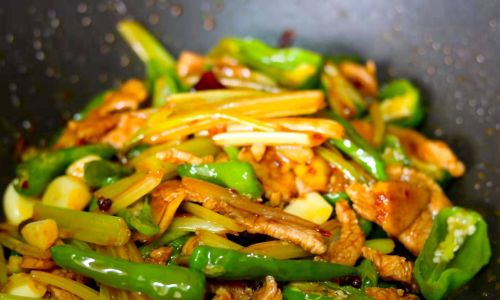 Mastering the Art of Stir-Fried Chili Peppers:A Deliciously Simple Guide