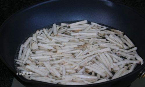Stir-Frying Oyster Mushrooms:The Blanching Debate Unveiled