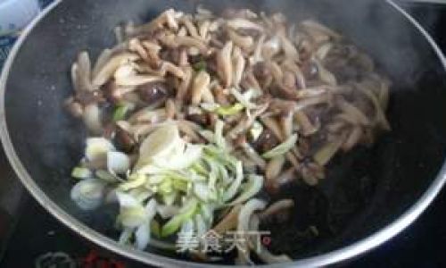 Stir-Frying Oyster Mushrooms:The Blanching Debate Unveiled