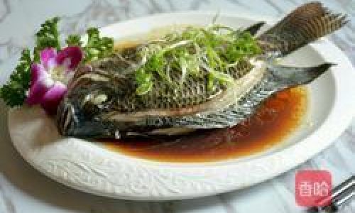 Mastering the Art of Making a Delightful Sauce for Drizzling Over Fish