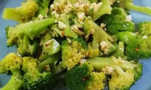 How to Make a Delicious and Refreshing Marinated Broccoli Salad