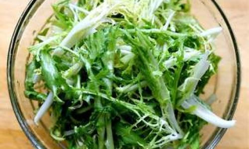 How to Make a Delicious and Refreshing Cold Marinated Chicory Salad