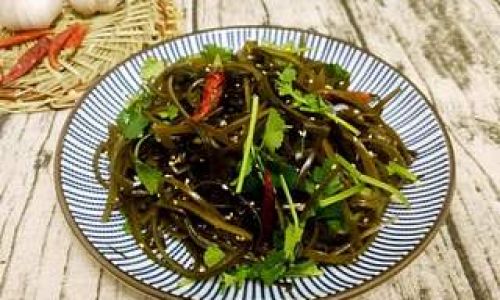 How to Make Delicious Marinated Seaweed Noodles