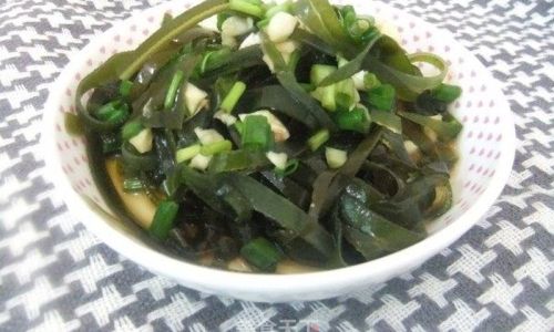 How to Make Delicious Marinated Seaweed Noodles