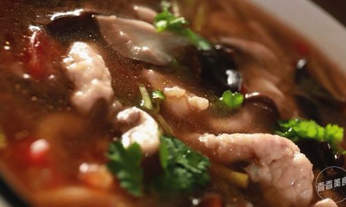 How to Make a Delicious Pork Slices in Soup:A Comprehensive Guide