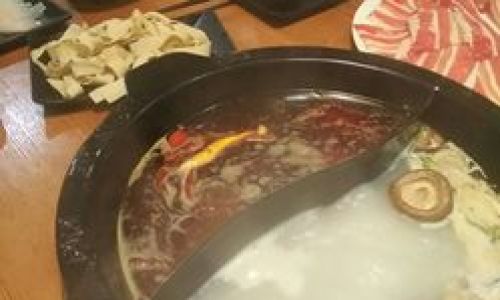 How to Make Lychee Hot Pot with Wide Rice Noodles:A Culinary Adventure