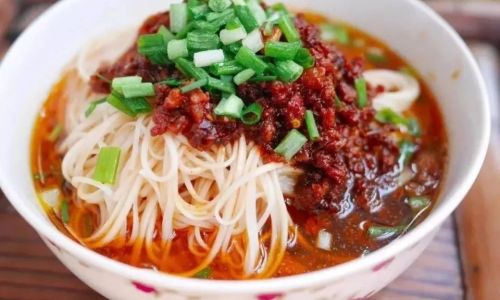 How to Make Spicy Pork Noodles:A Culinary Adventure