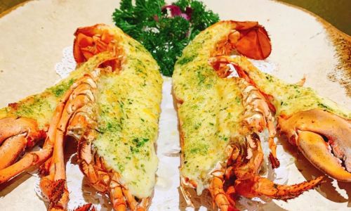 How to Cook Spicy Stir-Fried Boston Lobster:A Culinary Delight