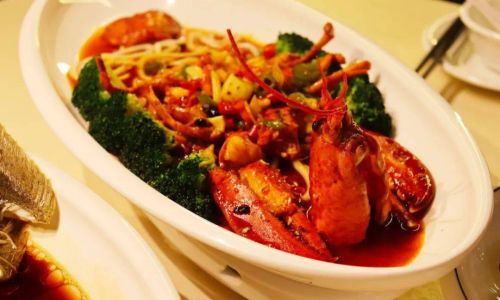 How to Cook Spicy Stir-Fried Boston Lobster:A Culinary Delight