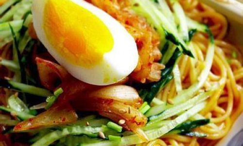 How to Make Spicy Kimchi Noodles:A Delicious and Tangy Culinary Adventure