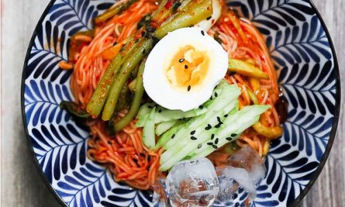 How to Make Spicy Kimchi Noodles:A Delicious and Tangy Culinary Adventure