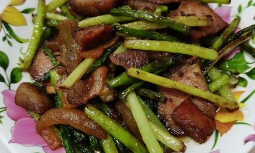How to Make Preserved Pork Stir-Fry with Garlic Scapes