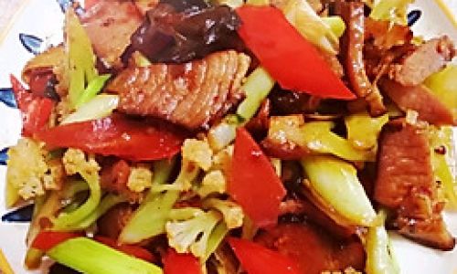 How to Make Delicious Preserved Pork Stir-Fried Cauliflower