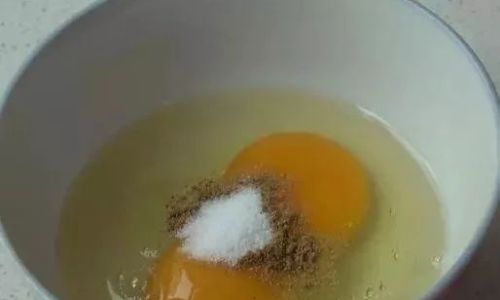 How to Bake Raw Eggs Perfectly