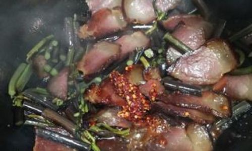 How to Cook Fermented Bamboo Shoots with Preserved Pork:A Culinary Delight