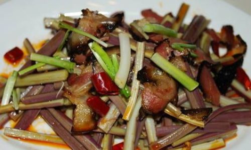 How to Cook Fermented Bamboo Shoots with Preserved Pork:A Culinary Delight