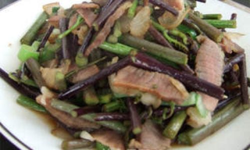 How to Cook Fermented Bamboo Shoots with Preserved Pork:A Culinary Delight