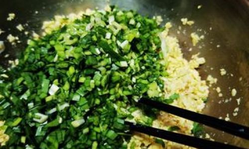 How to Make a Delicious Leek and Egg Dumpling Filling