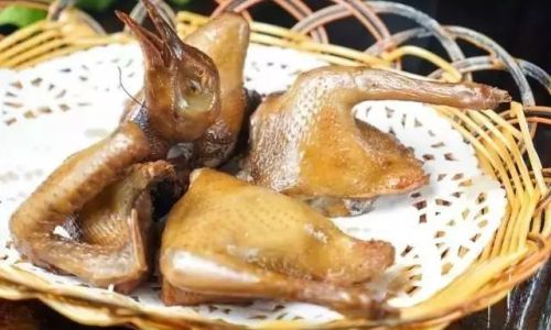 How to Make Salt-Baked Squab:A Culinary Delight