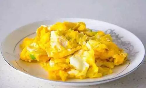 Mastering the Art of Perfect Scrambled Eggs:A Comprehensive Guide to Fluffy,Flavorful Delights