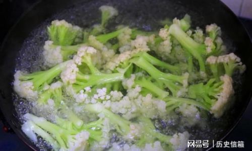 To Blanch or Not to Blanch:The Great Cauliflower Stir-Fry Debate