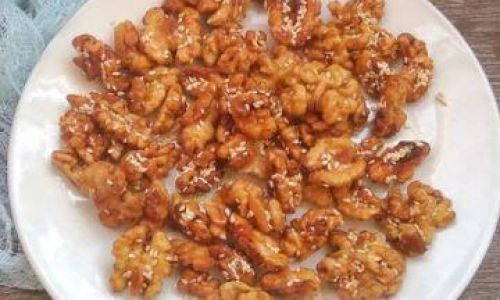 Mastering the Art of Crafting Perfectly Crispy and Flavorful Fried Walnut Kernels at Home