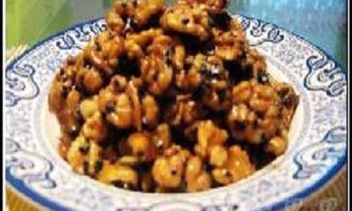 Mastering the Art of Crafting Perfectly Crispy and Flavorful Fried Walnut Kernels at Home