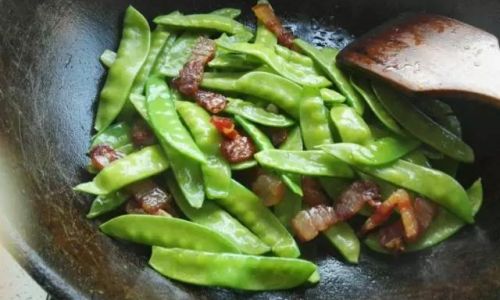 Mastering the Art of Stir-Fried Snow Peas:A Guide to Crispy,Flavorful Perfection