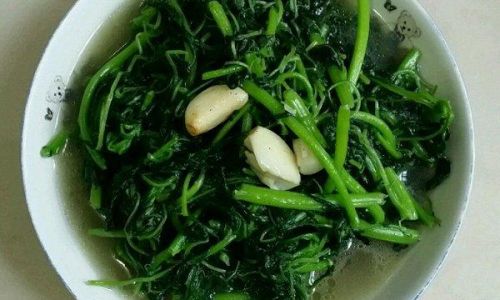 Mastering the Art of Stir-Fried Water Spinach:A Step-by-Step Guide to a Classic Chinese Dish