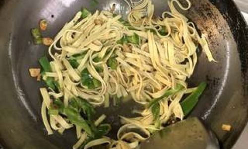 Mastering the Art of Stir-Fried Dried Tofu:A Step-by-Step Guide to Crafting the Perfect Chǎo Gān Sī