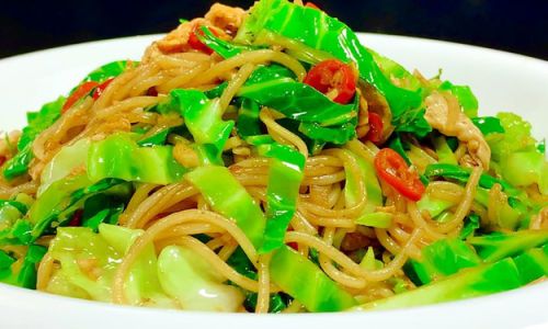 Mastering the Art of Stir-Fried Noodles:Delicious,Simple,and Irresistible
