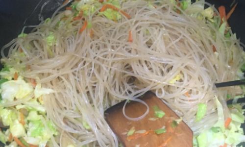 Mastering the Art of Stir-Fried Noodles:Techniques to Prevent Sticking and Clumping