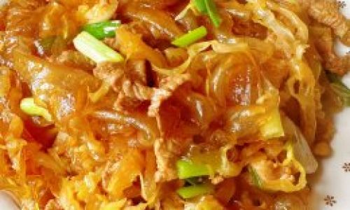 Mastering the Art of Stir-Frying Glass Noodles:A Step-by-Step Guide to Perfecting 炒粉皮