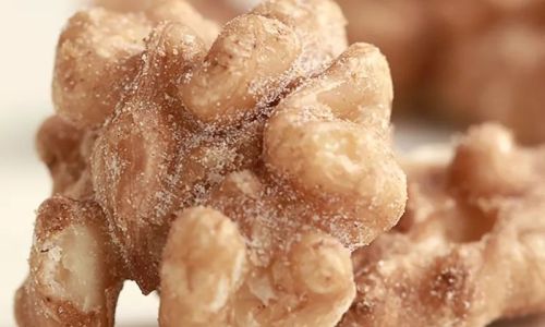 How to Make Spicy Salted Walnut Kernels