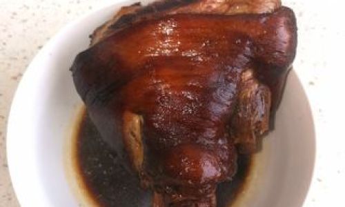 Mastering the Art of Making Sauced Pork Hocks