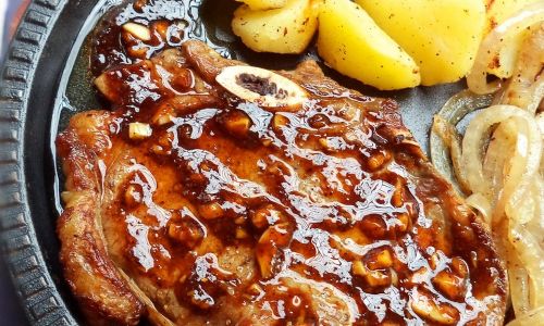 How to Cook a Perfect Pan-Seared Sirloin Steak