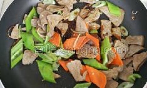 Mastering the Art of Stir-Frying Pork Liver with Chili Peppers