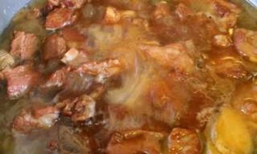 How to Make Homemade Stewed Pork Knuckle Bones