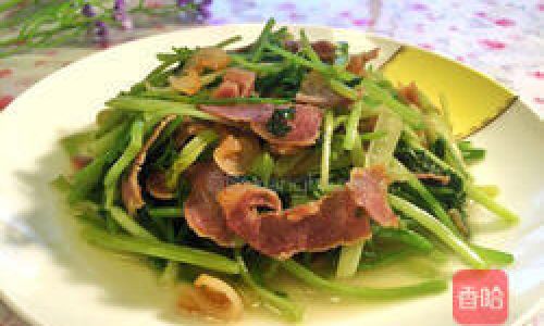 How to Make Homemade Celery and Preserved Pork Stir-Fry