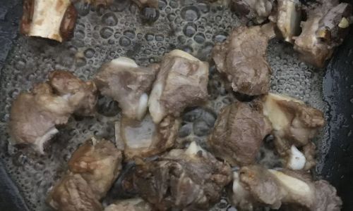 How to Make a Delicious Shiitake Mushroom and Pork Rib Stew